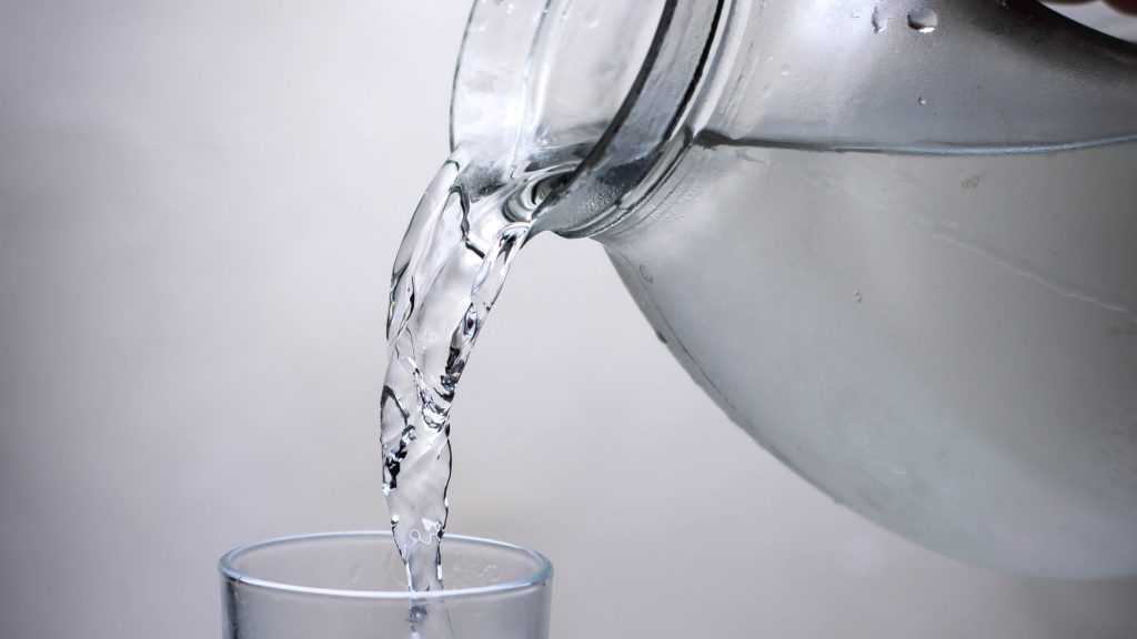 пиене на вода