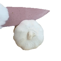 Slicing A Garlic That Little Puff